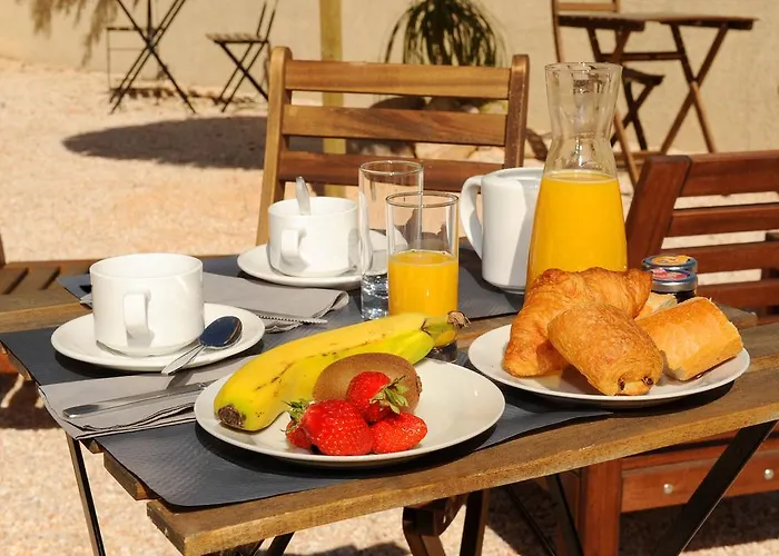 Les Mimosas Hotel 2*