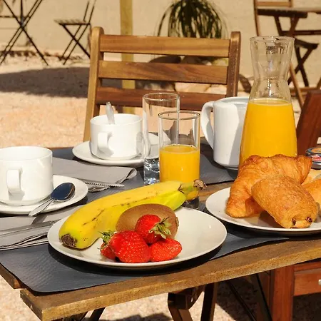 Les Mimosas Hotel 2*