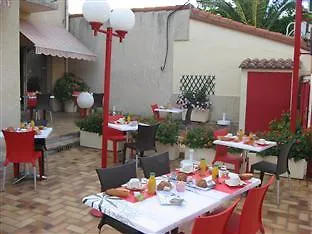 Отель Les Mimosas 2*